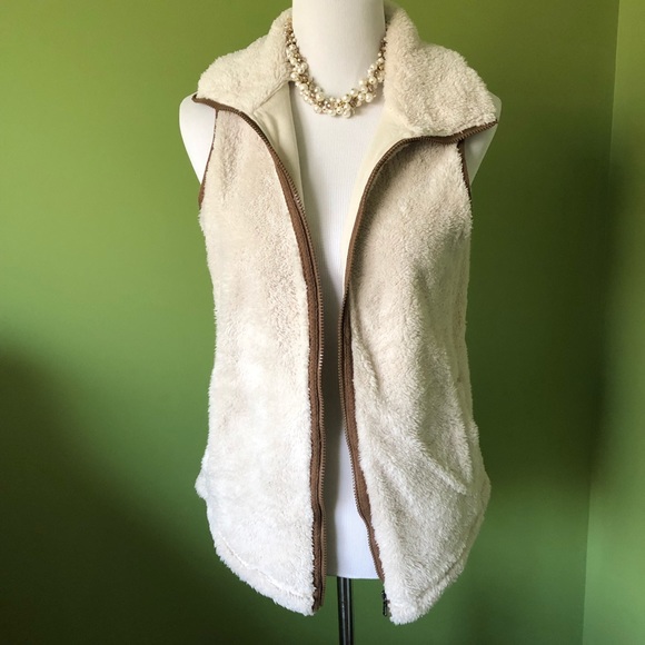Chaps Jackets & Blazers - Chaps Off-white Sherpa Vest